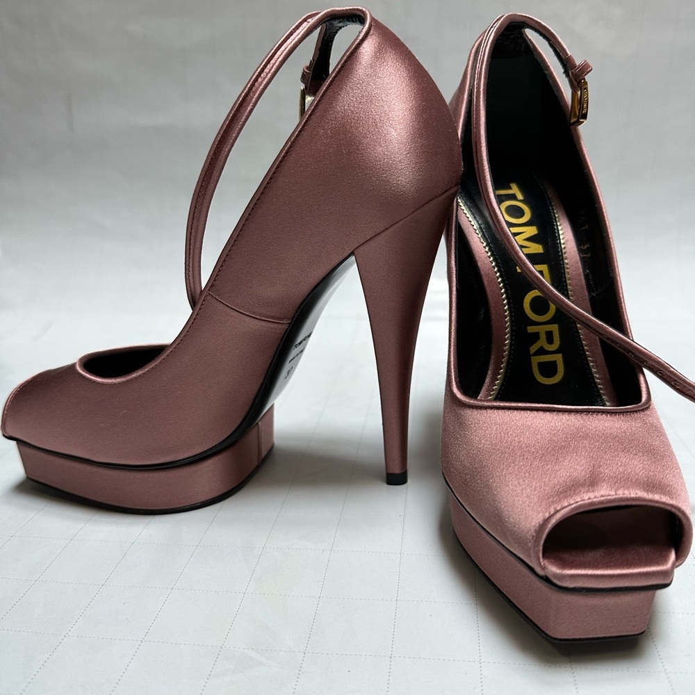 TOM FORD Satin Pumps  Size 7